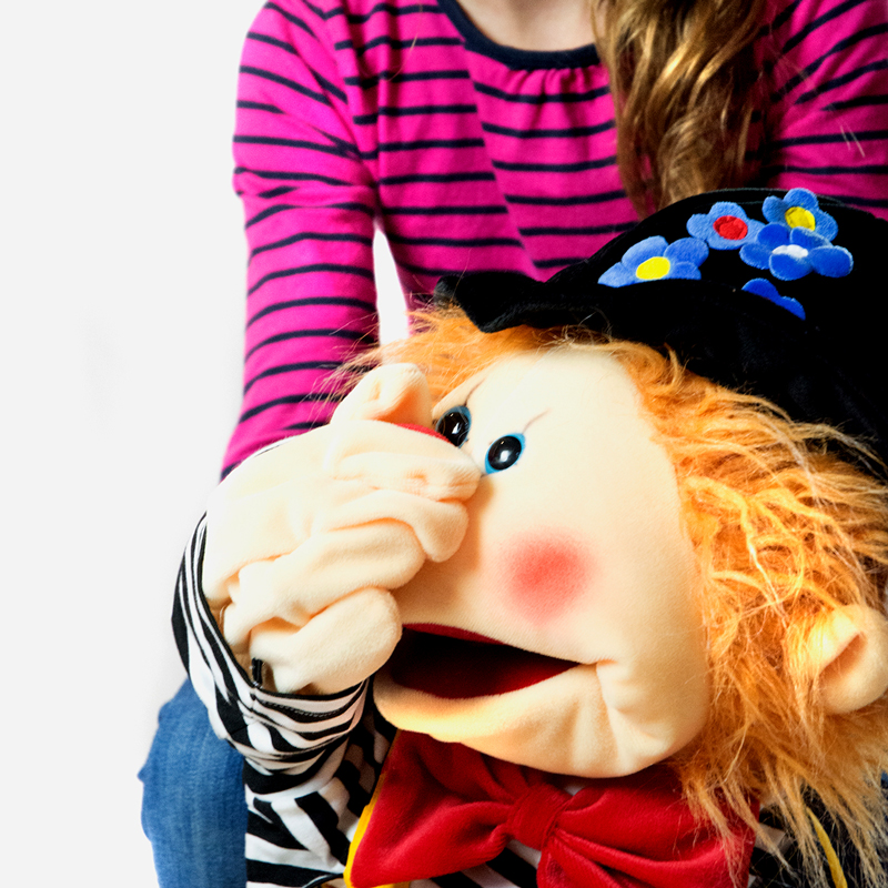 16022911-sq W428 Henni der Clown vorsichtig